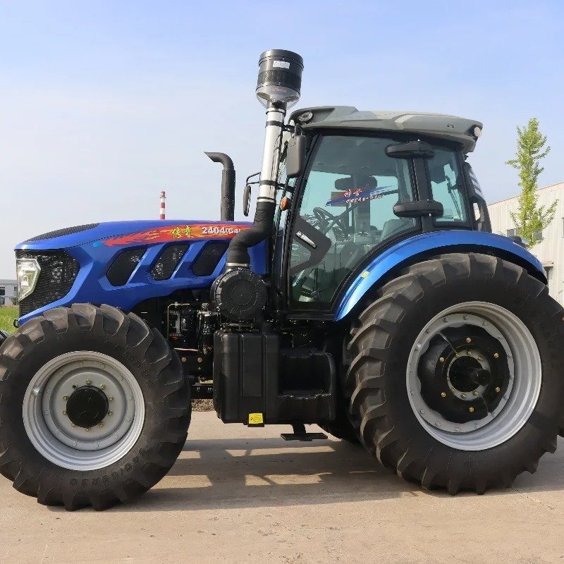 Farmtrac 680 DTŋ V 24×24 – Heavy-Duty 4WD Tractor with Advanced 24×24 Gearbox - Image 2